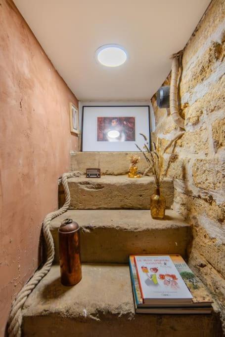 La Suite Eximia Avec Patio - Parking Souterrain Inclus - Centre Historique Montpellier Exterior photo
