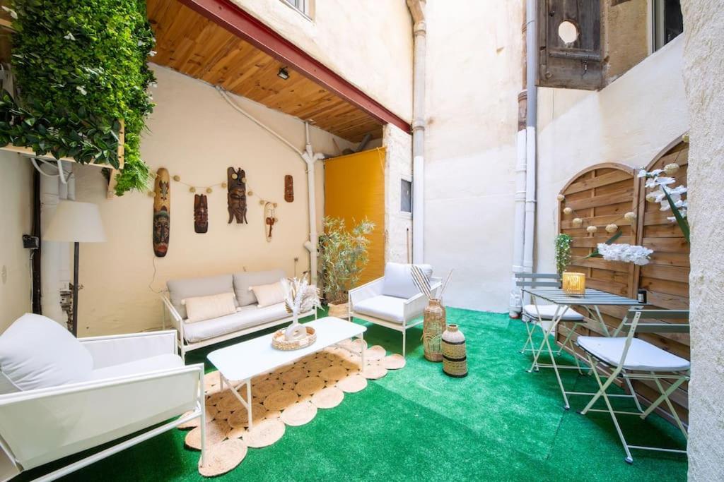 La Suite Eximia Avec Patio - Parking Souterrain Inclus - Centre Historique Montpellier Exterior photo